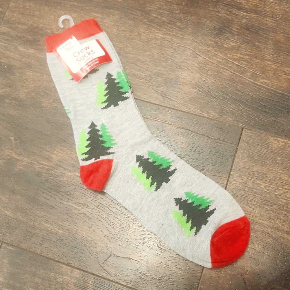 nwt Holiday crew socks ladies sz 4-10 Heather gray Christmas tree print hosiery